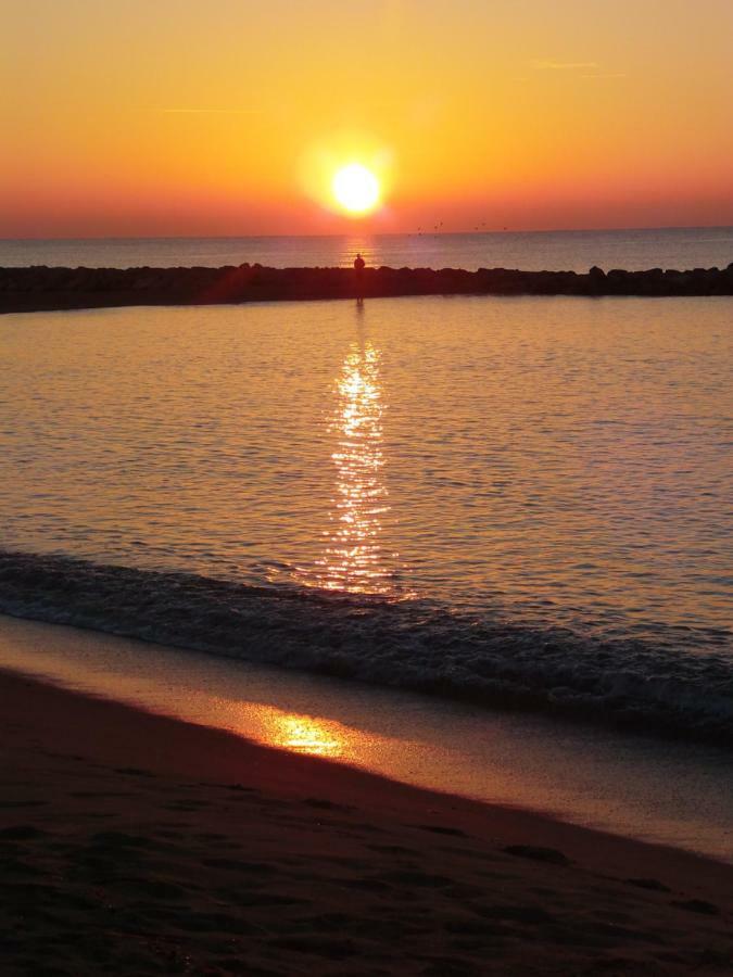 Cozzy Flat In A Quiet And Nice Area / Acogedor Apartamento En Zona Tranquila Y Agradable Cambrils Esterno foto